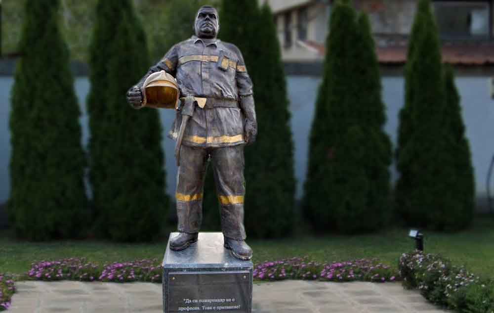 Паметник на инж. Богдан Личев