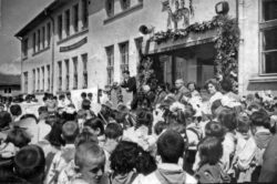 Първи учебен ден 1969 година в старото училище